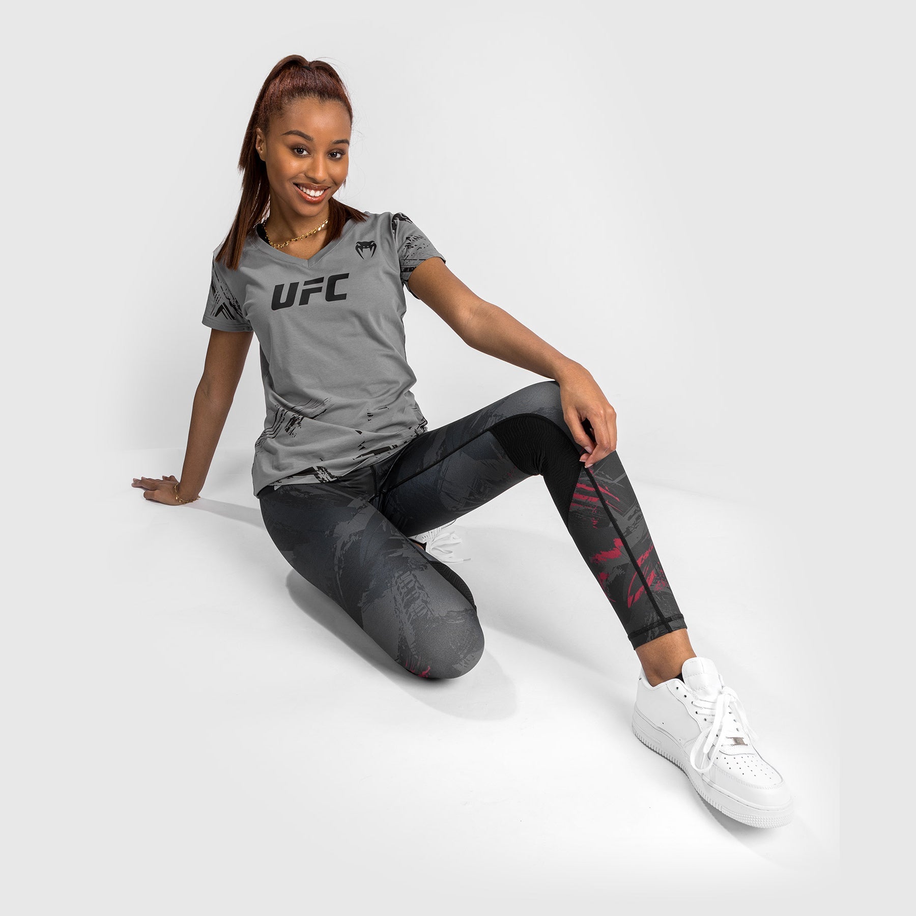 T-Shirt UFC Venum Authentic Fight Week 2.0 - Pour Femmes - Gris