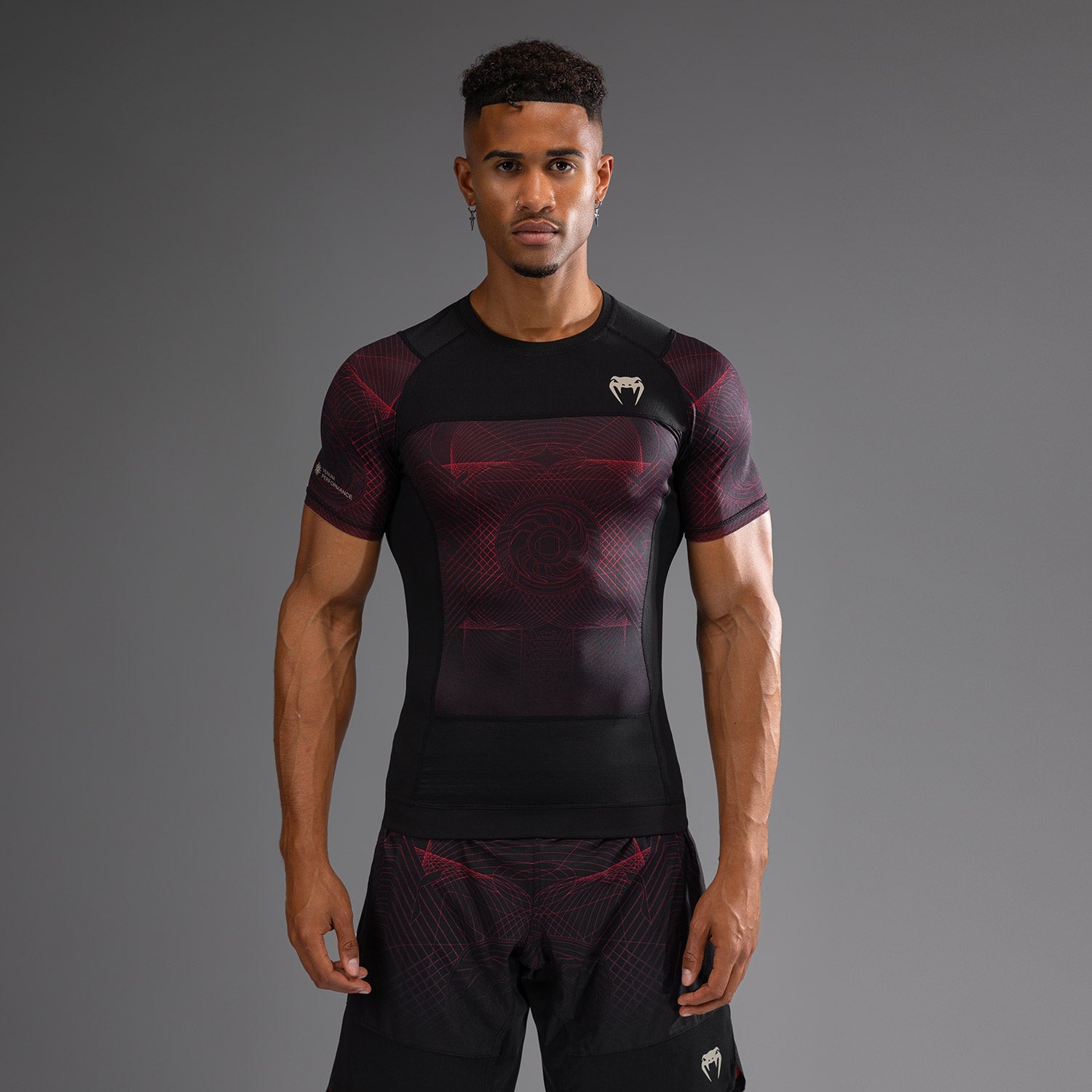 Rashguard à Manches Courtes Venum G-Fit Air pour Hommes - Noir Profond/Rouge Feu