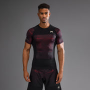 Rashguard à Manches Courtes Venum G-Fit Air pour Hommes - Noir Profond/Rouge Feu