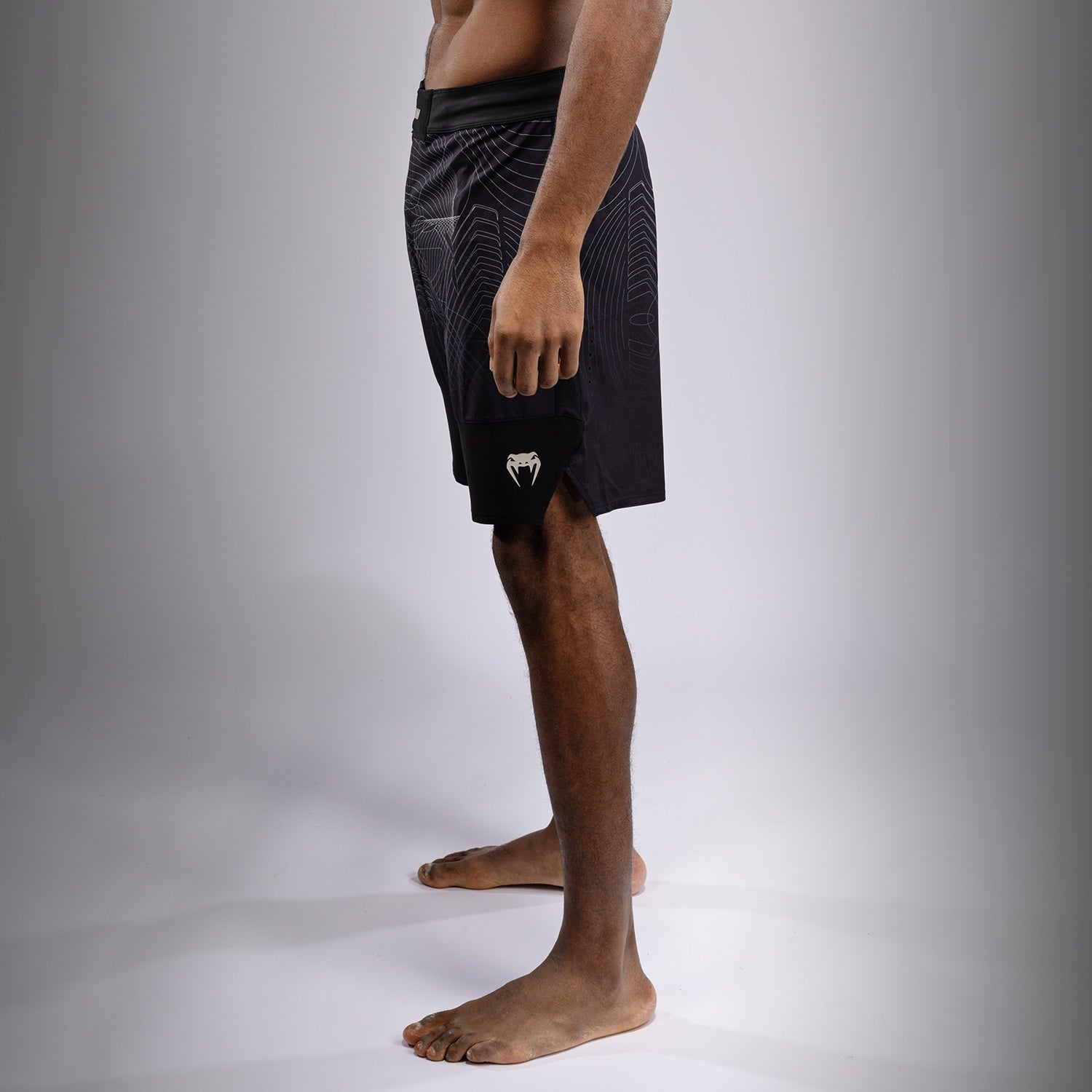 Short de Combat Venum G-Fit Air pour Hommes - Noir Intense/Sable Désert