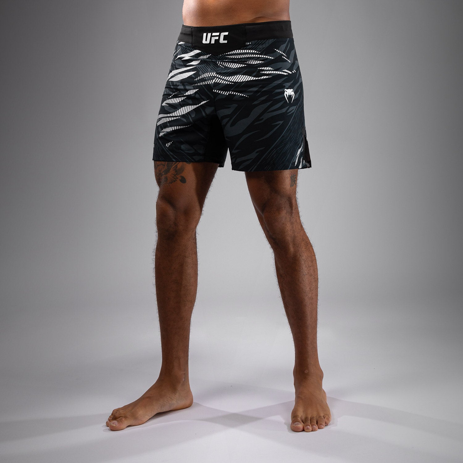 Shorts de Combat pour Hommes UFC Fusion by Venum Authentic Fight Night - Coupe Courte - Noir