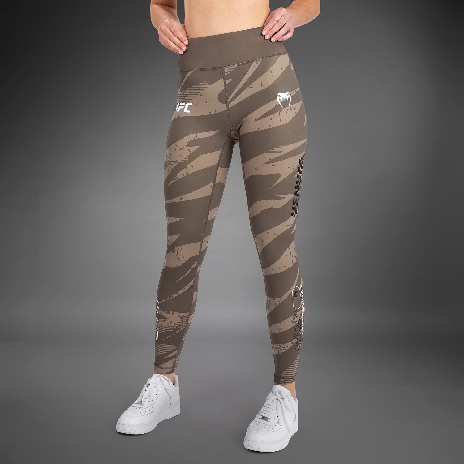 Legging pour Femmes UFC Adrenaline by Venum Fight Week Performance - Desert Camo