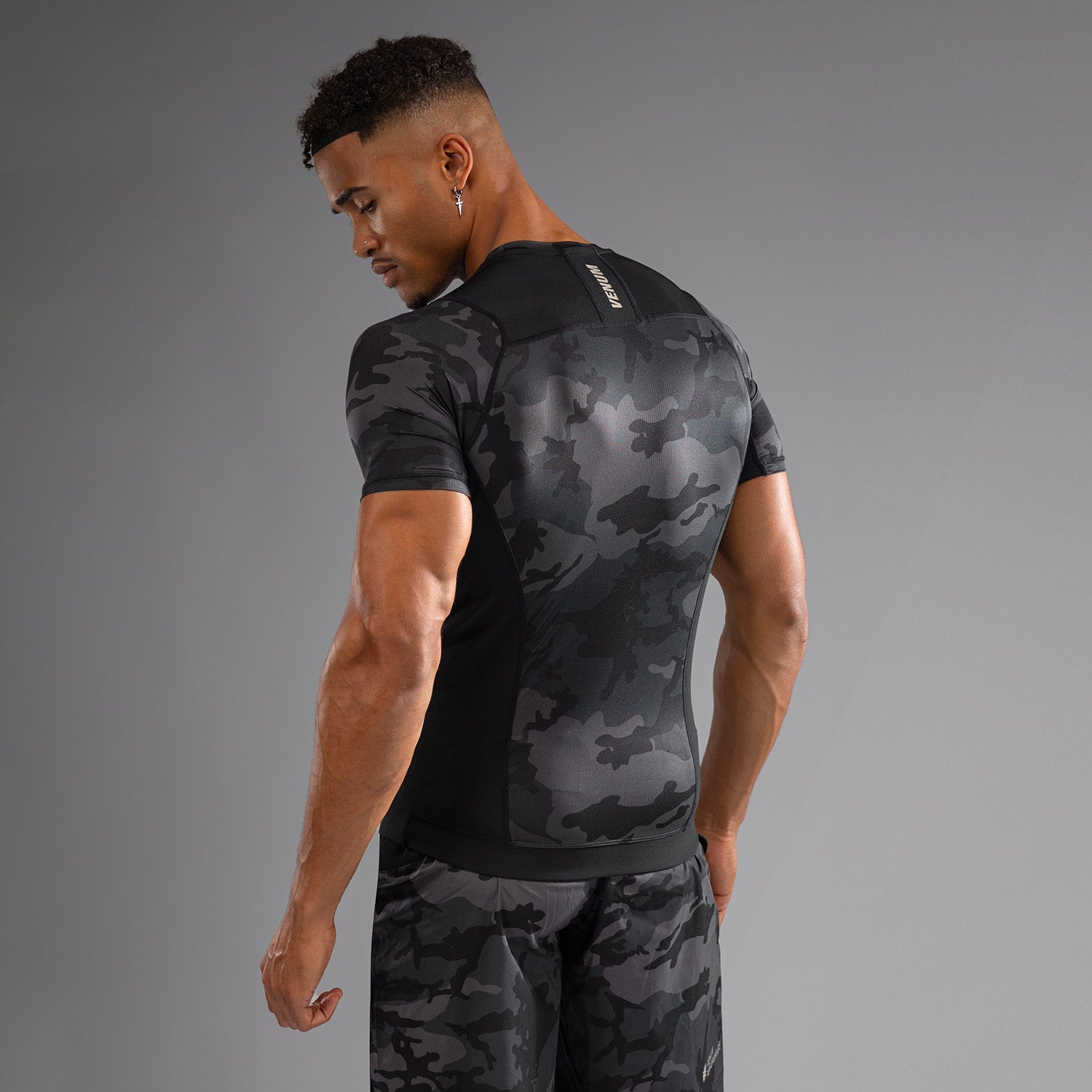 Rashguard à Manches Courtes Venum G-Fit Air pour Hommes - Camo Urban