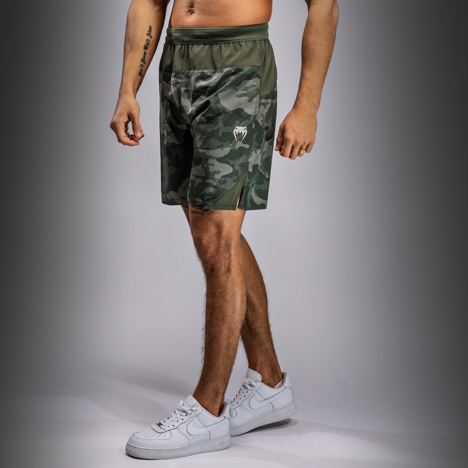 Short d'entraînement Venum G-Fit Air pour Hommes - Camo Militaire