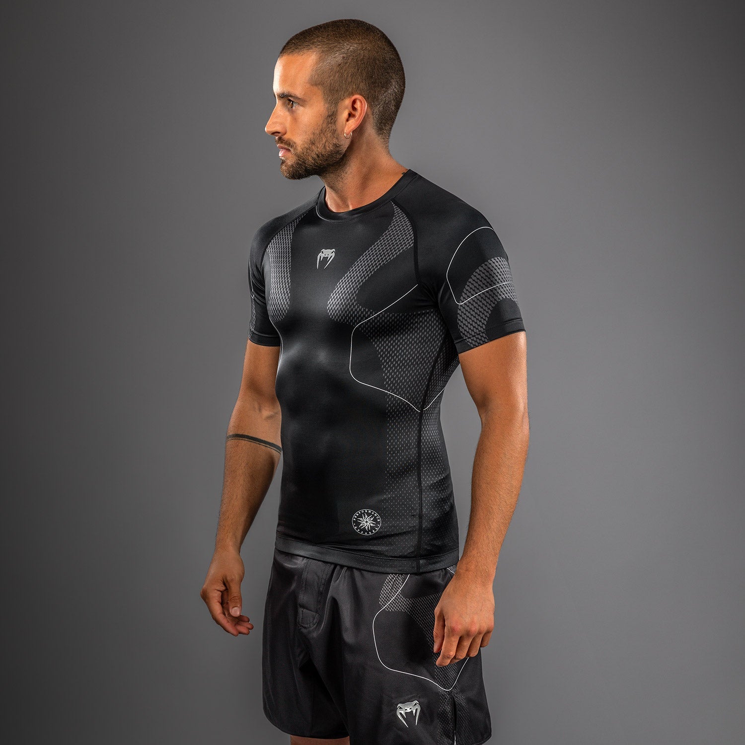 Rashguard Manches Courtes Venum Nexus – Noir/Argent