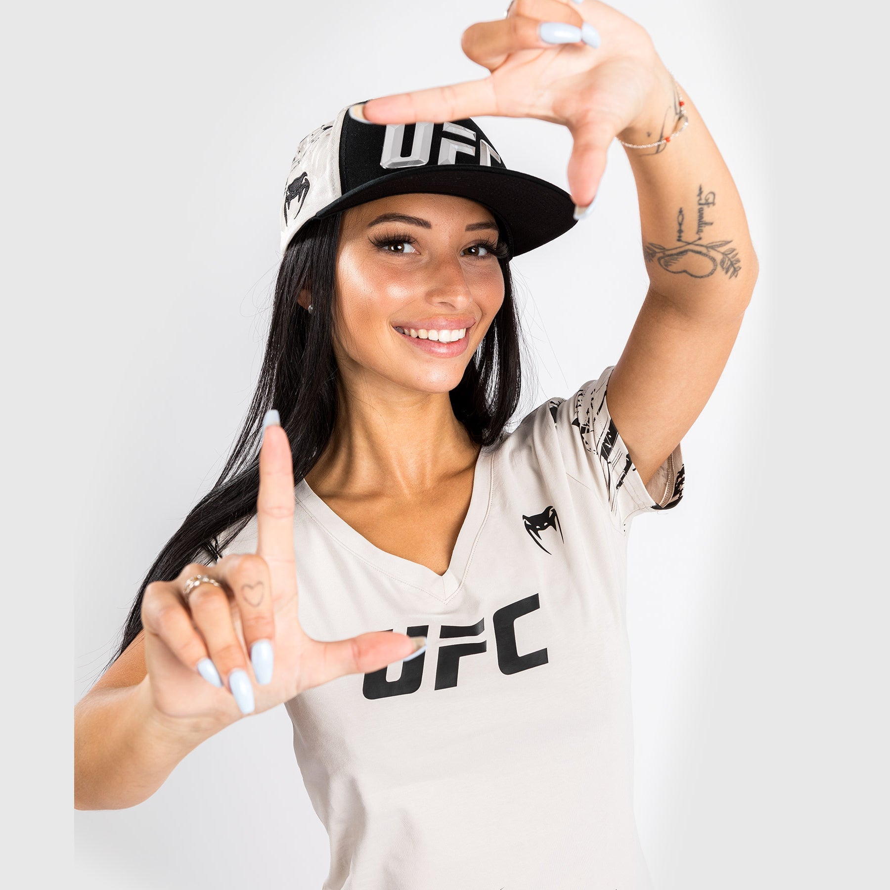 T-Shirt UFC Venum Authentic Fight Week 2.0 - Pour Femmes - Sable