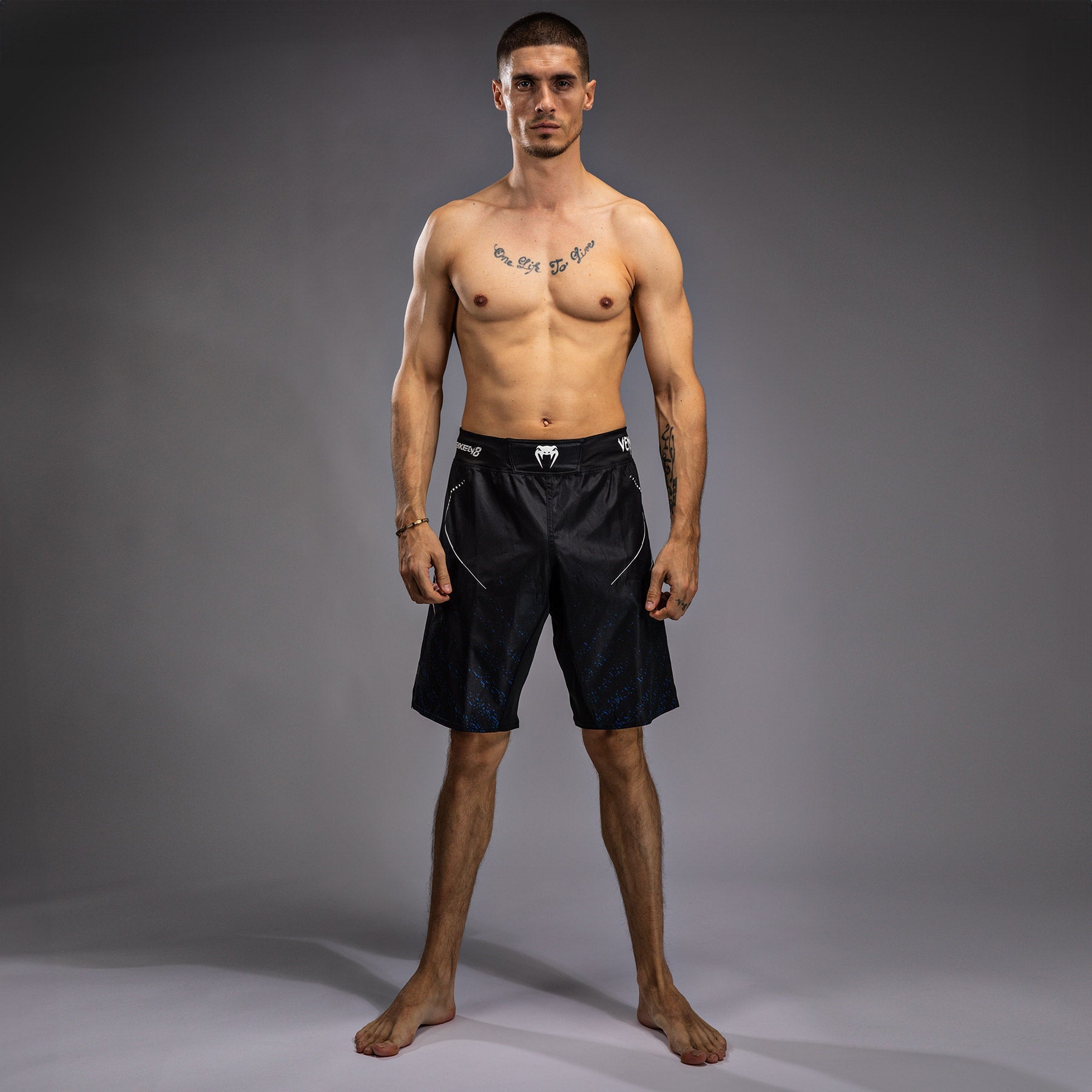 Short de combat Venum x TEKKEN 8 - Jin Kazama - Bleu/Noir/Blanc