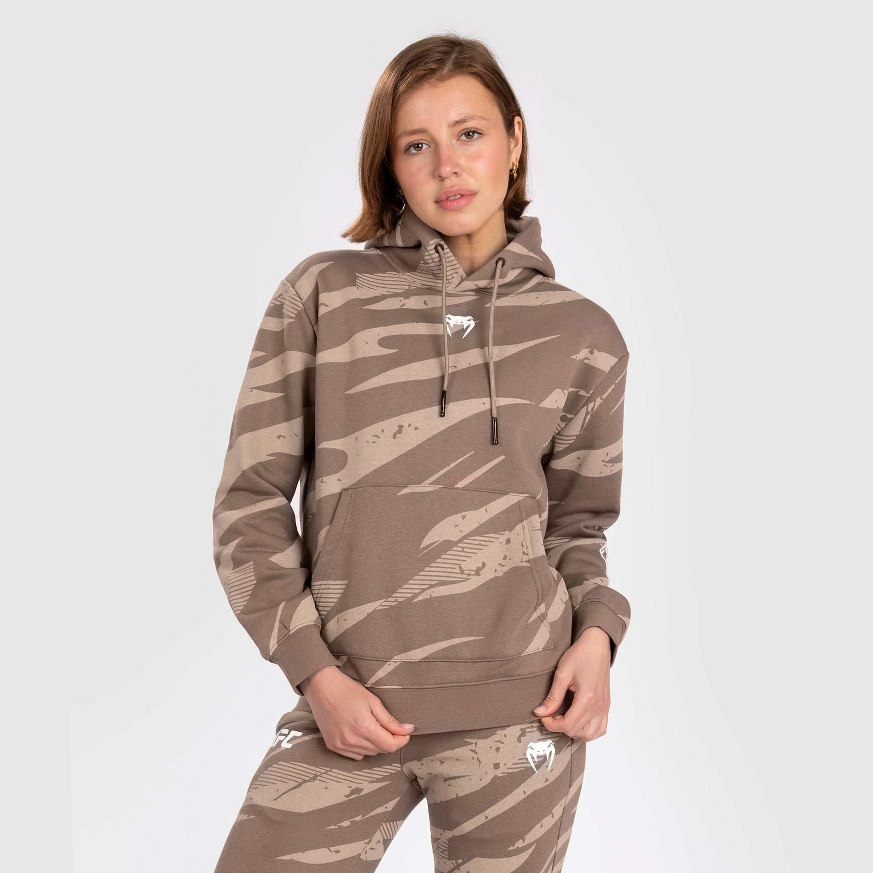 Sweatshirt À Capuche pour Femmes UFC Adrenaline by Venum Fight Week - Desert Camo