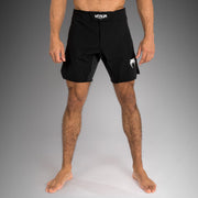 Short de combat pour homme Venum Contender - Noir/Blanc