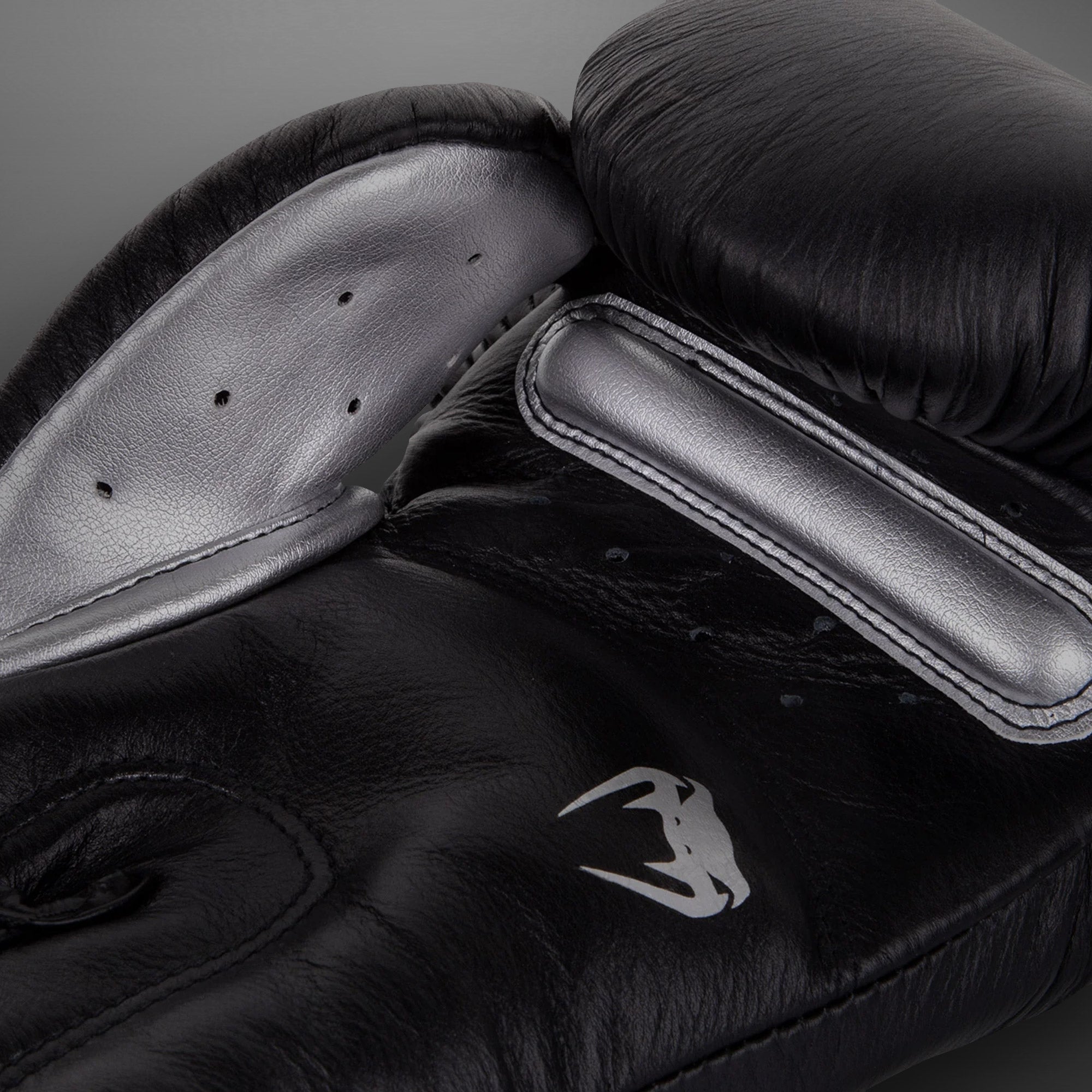 Gants de boxe Venum Giant 3.0 - Noir/Argent