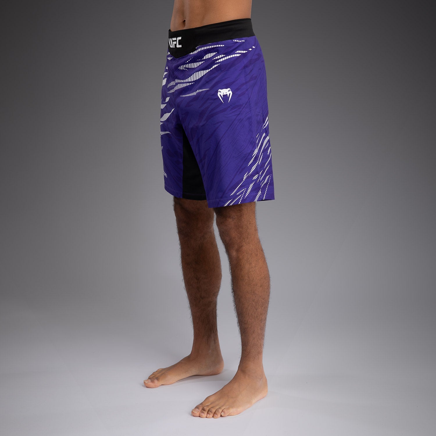 Short de Combat pour Hommes UFC Fusion by Venum Authentic Fight Night - Coupe Longue - Violet