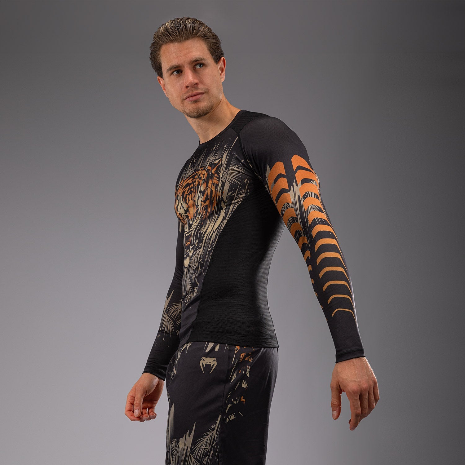 Rashguard à Manches Longues Venum Tiger pour Hommes - Noir/Orange Néon