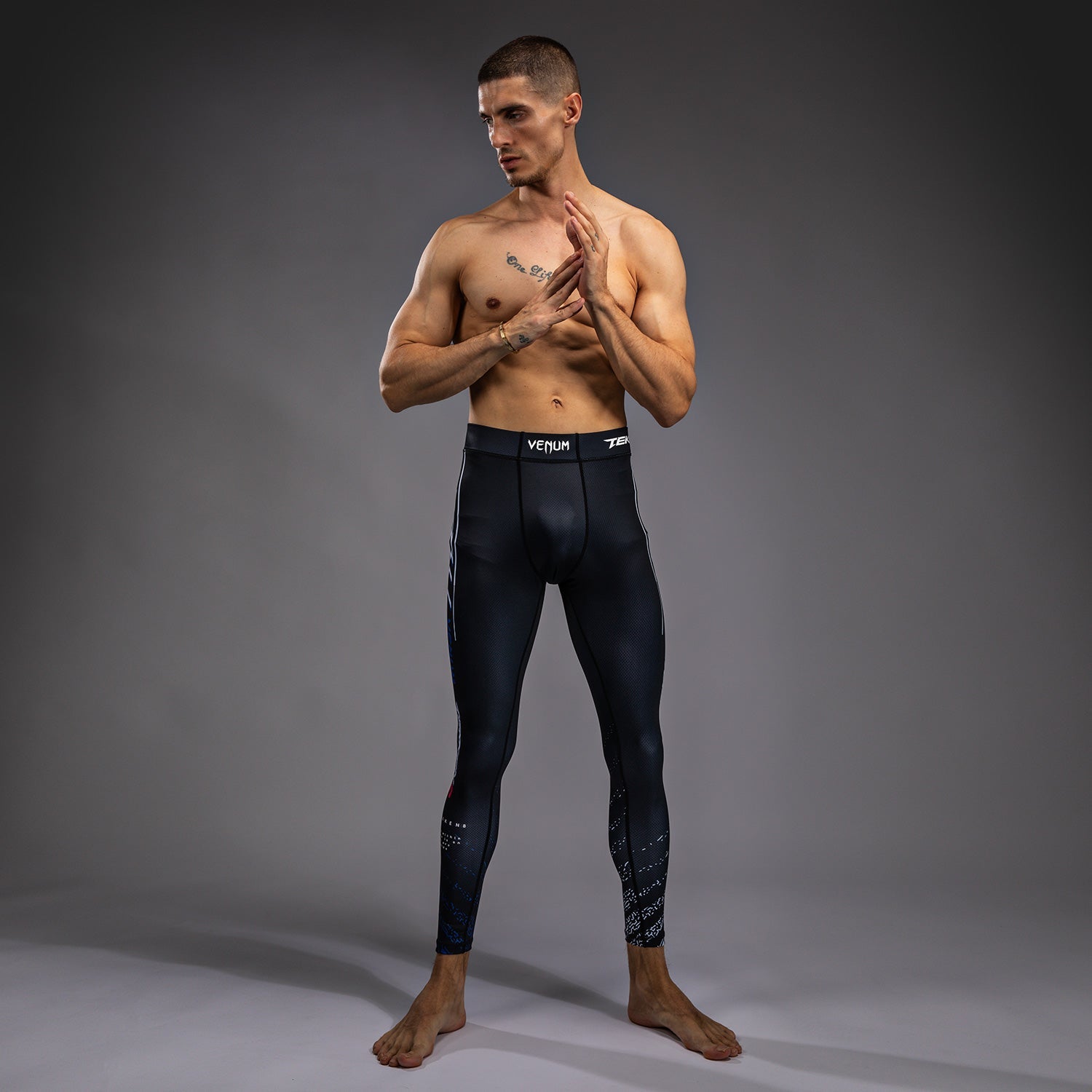 Pantalon de compression Venum x TEKKEN 8 - Jin Kazama - Bleu/Noir/Blanc