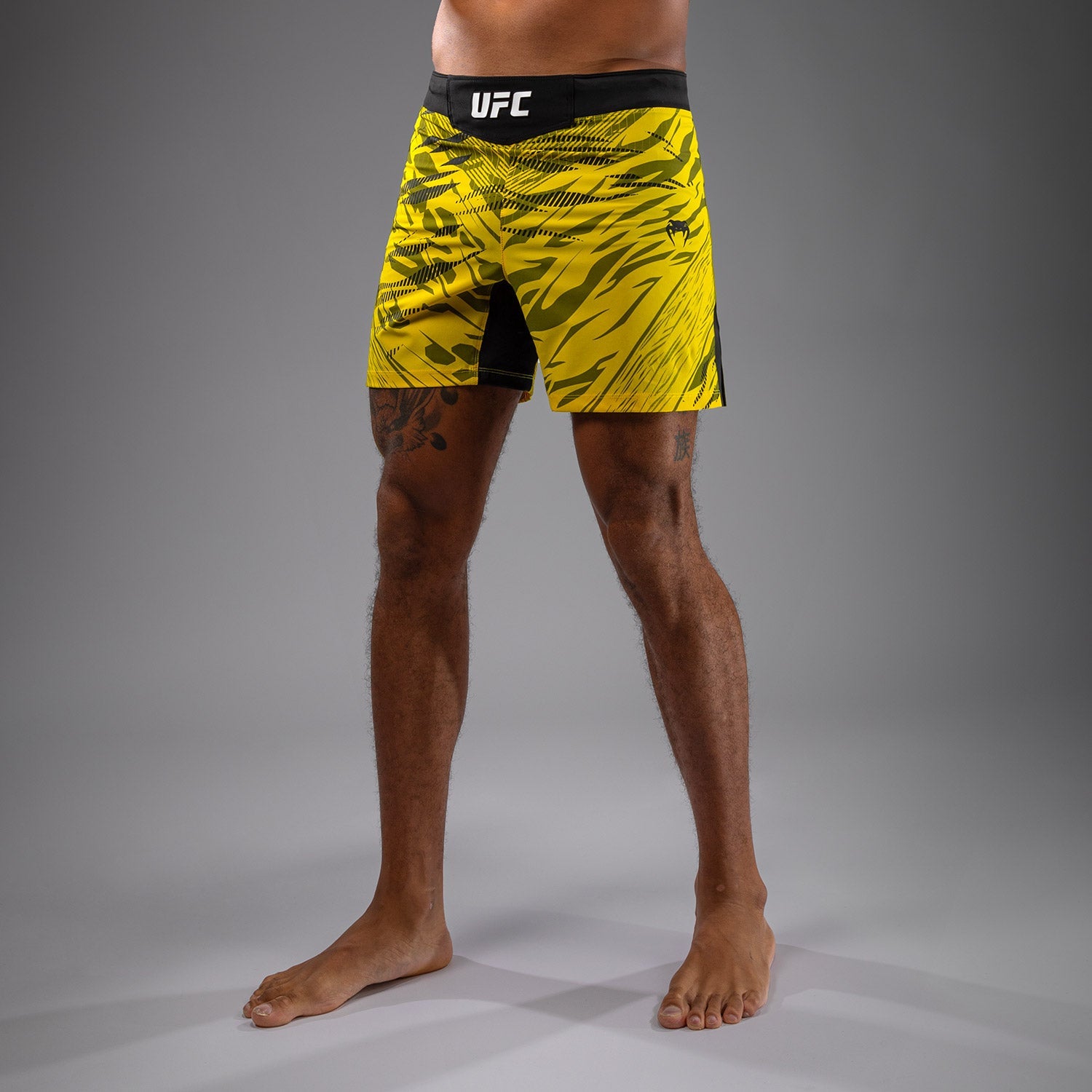 Shorts de Combat pour Hommes UFC Fusion by Venum Authentic Fight Night - Coupe Courte - Jaune