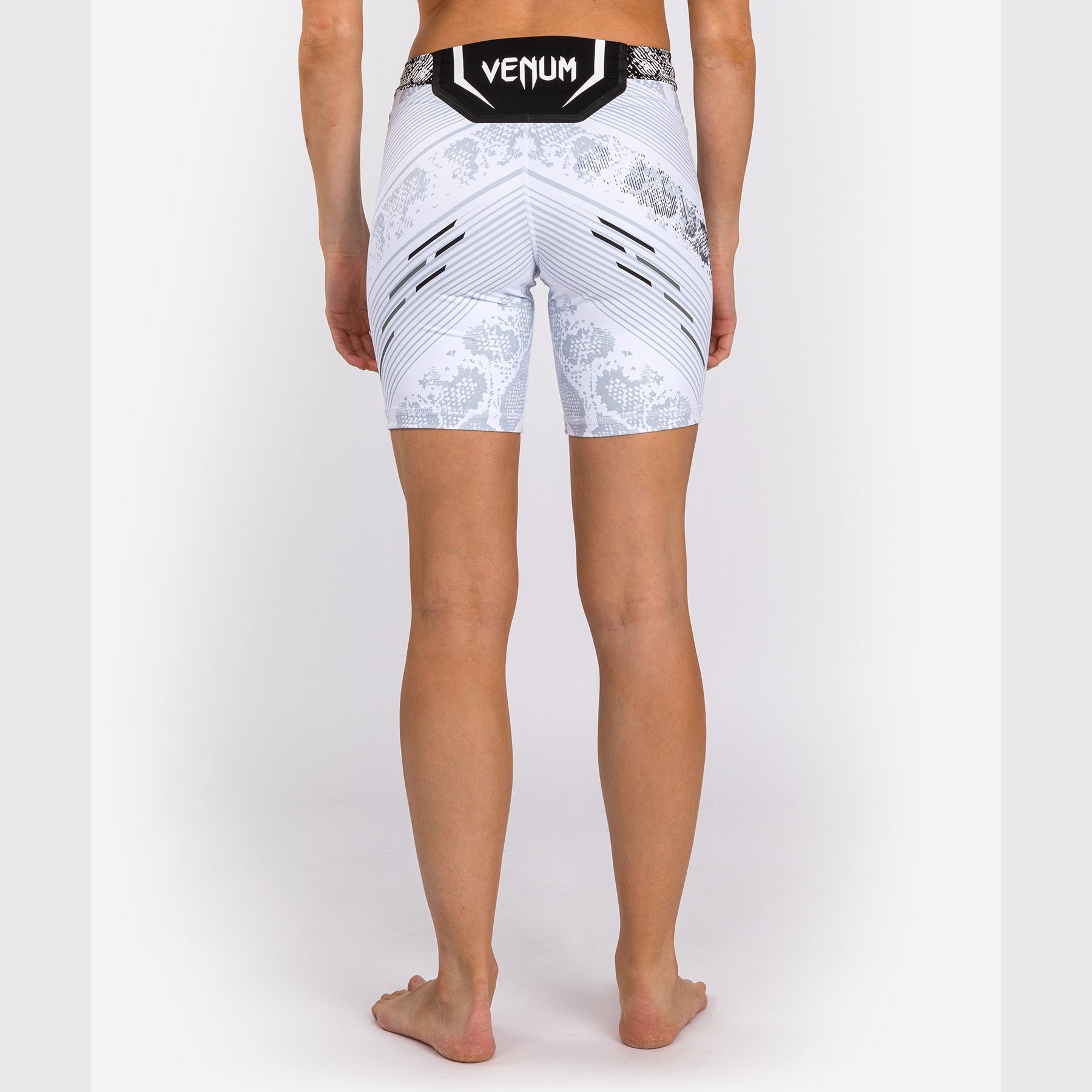 Short de compression Long Fit pour Femmes UFC Adrenaline by Venum Authentic Fight Night - White