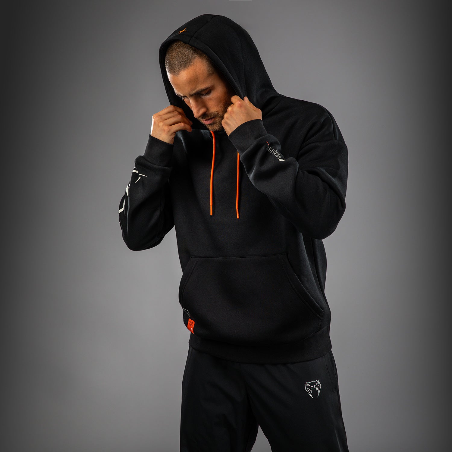 Sweat à Capuche Venum Eclipse – Noir/Ivoire