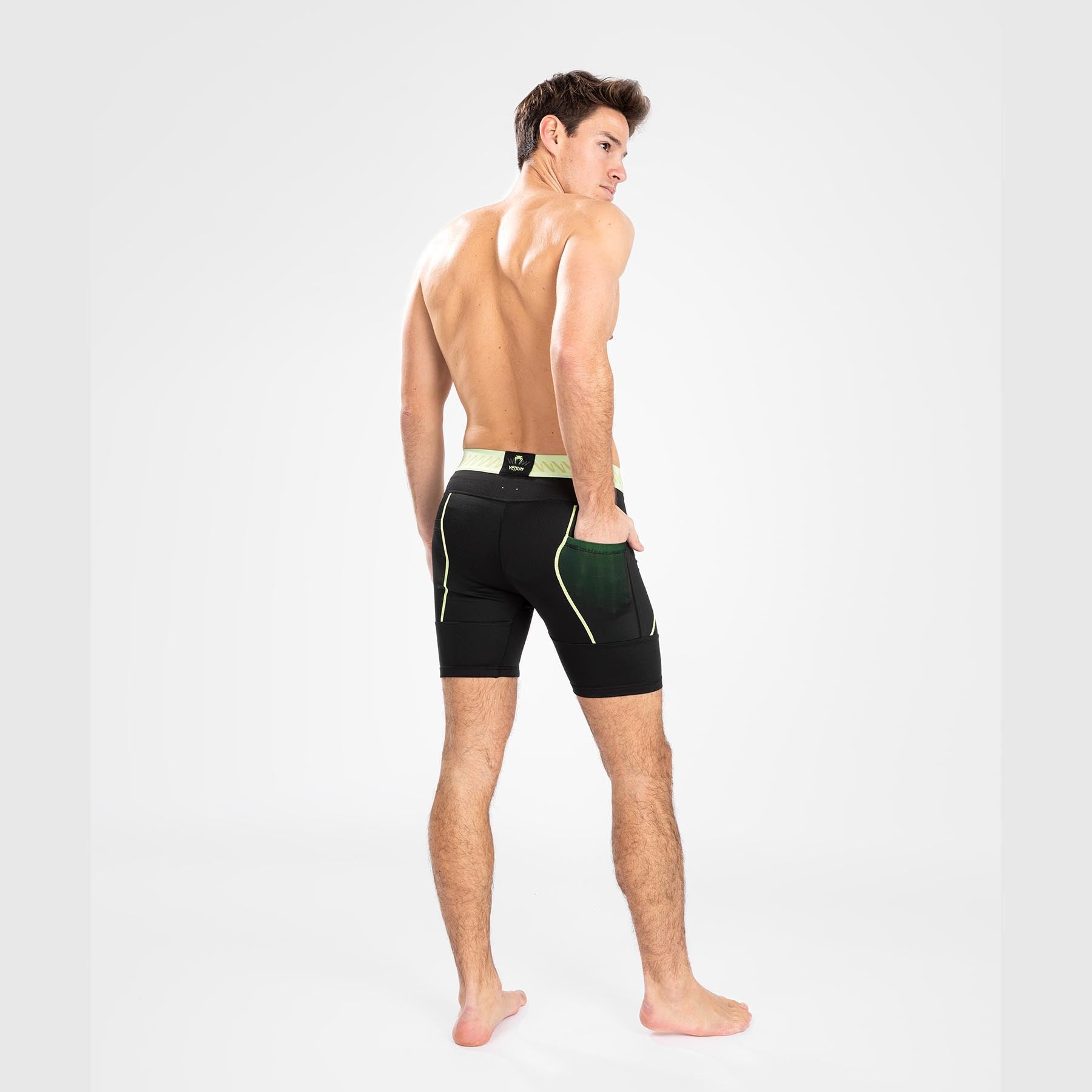 Short de compression pour Hommes Venum Fusion 2.0 - Noir/Jaune